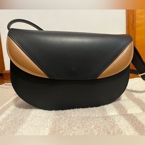 NWOT Valentina Fiore Italian Leather Black Tan Saddle Bag